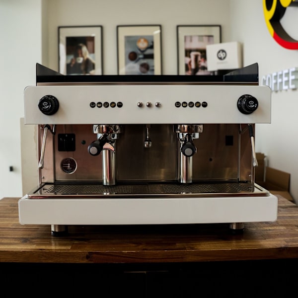 Used Jaw-Dropping White Wega Pegaso Tall Cup – 15 Amp Gloss Finish