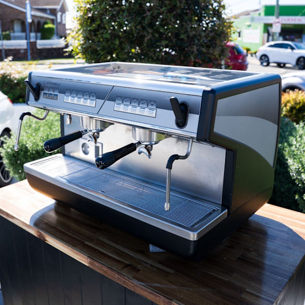 Simonelli Appia – 2 Group High Cup – 15 Amp with Built-In Pump