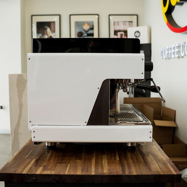 Used Jaw-Dropping White Wega Pegaso Tall Cup – 15 Amp Gloss Finish