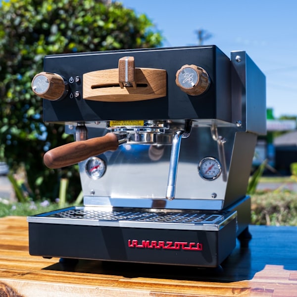 Ex-Showroom La Marzocco Linea Mini Black with Specht Timber Kit