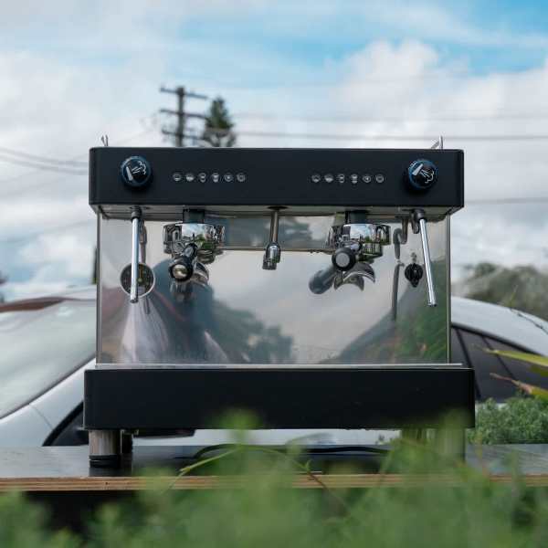 Ex Demo Futurette Horizont In Black 10 Amp Tanked Coffee Machine