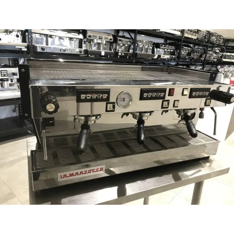2016 As New La Marzocco Linea AV Commercial Coffee Machine -