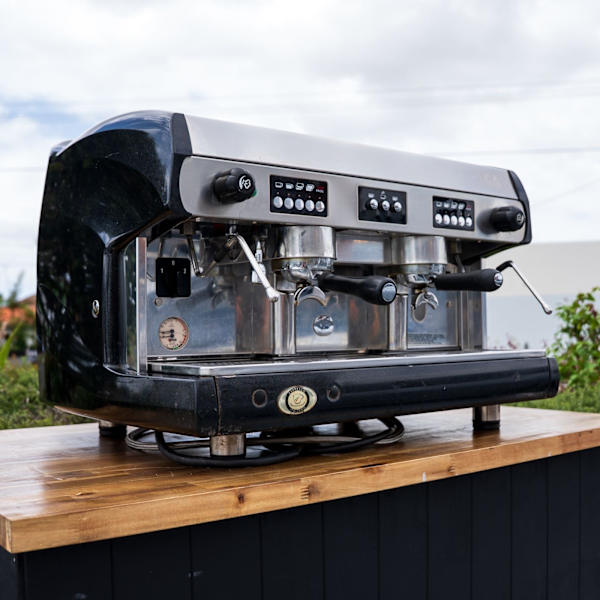 Pre-Loved Wega Polaris – 2 Group – Black 15 Amp