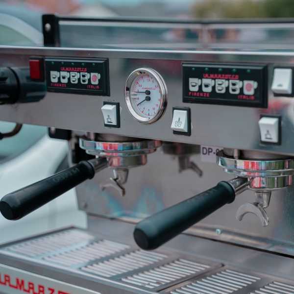 Clean Pre Loved 2 Group La Marzocco Linea AV High Cup