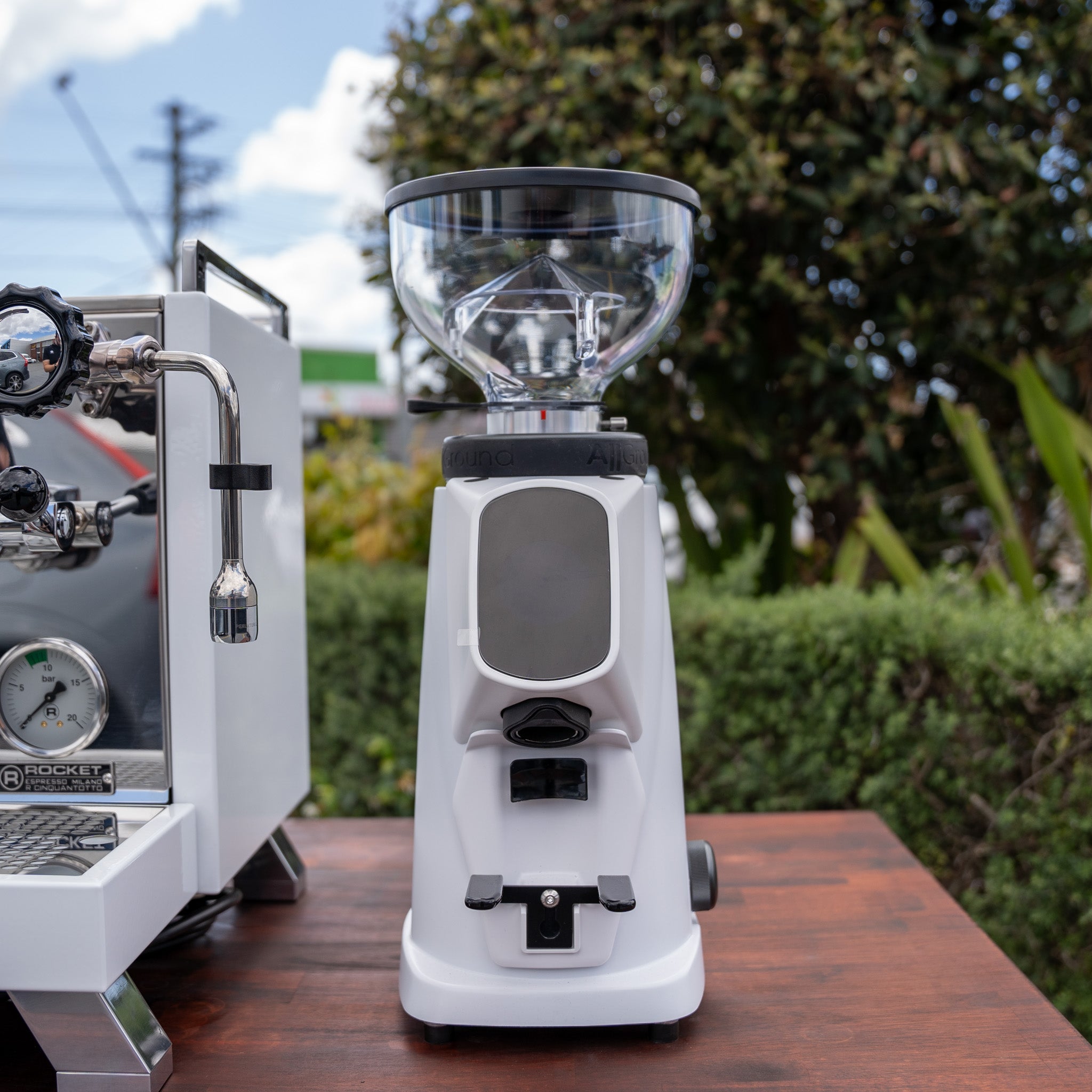 Rocket R Cinquantotto (R58) Coffee Machine + Fiorenzato All Ground Grinder Package In White