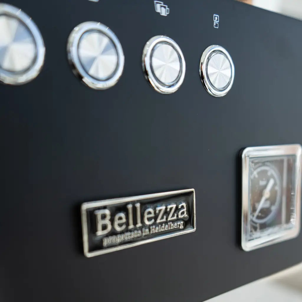 Bellezza Bellona Black & ORO Mignon Black + Precision