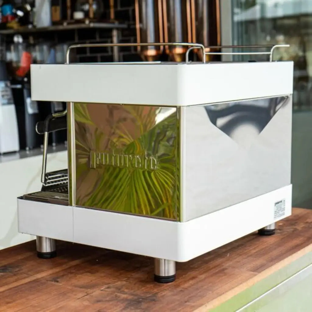 Brand New 10 Amp High Cup 2 Group Built In Water Tank Coffee