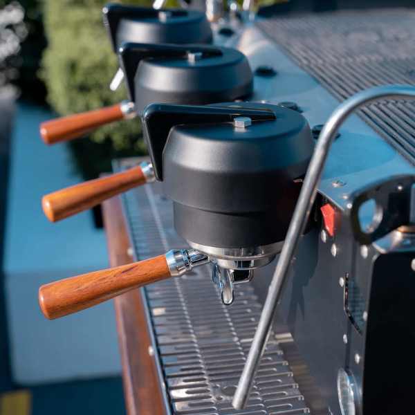 Immaculate SYNESSO S300 In Matt Black Commercial Coffee Machine