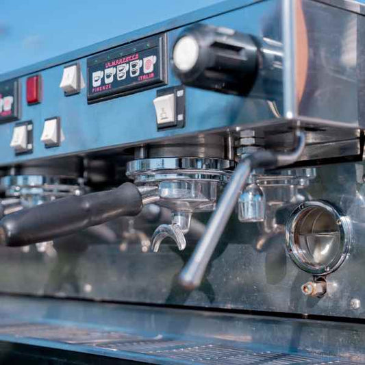 Clean Pre Loved 3 Group La Marzocco LINEA AV IN White - Australia - Di Pacci