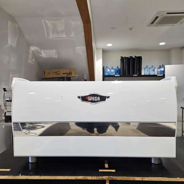 Clean Pre Owned Wega Polaris Tron 3 Group In White - Australia - Di Pacci