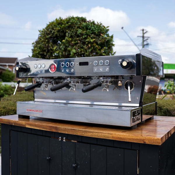 3G Pre-Loved La Marzocco Linea PB AV – Chrome – Immaculate