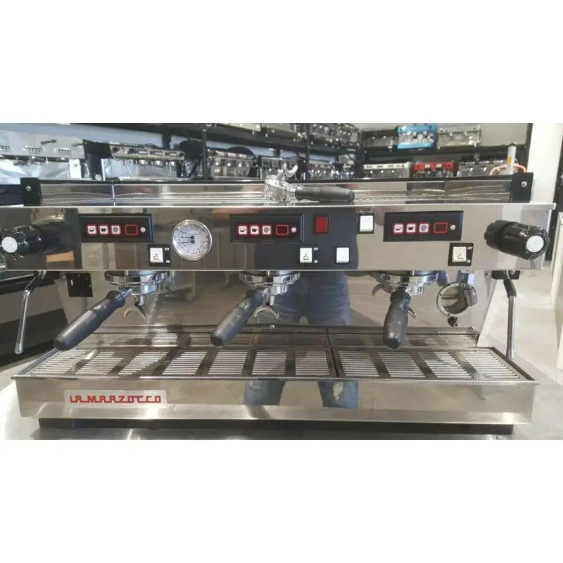 Excellent 3 Group La Marzocco Linea AV Commercial Coffee