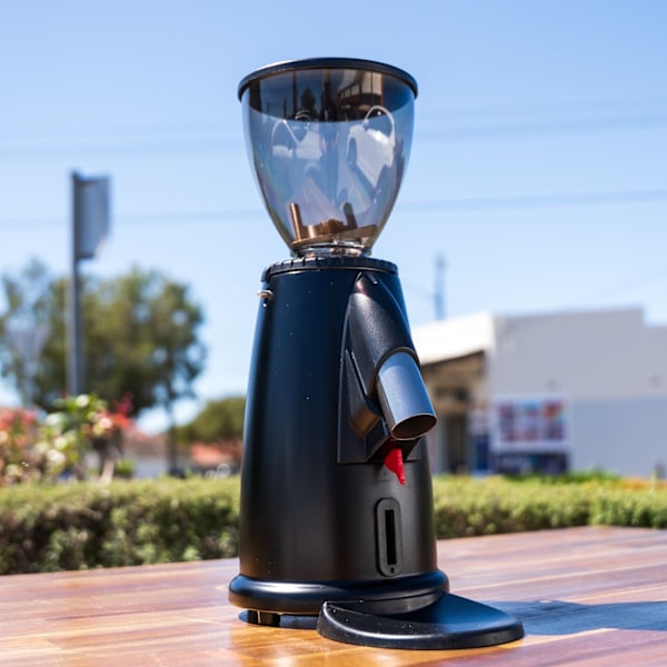 Pre Owned Macap M2M Dosserless Grinder