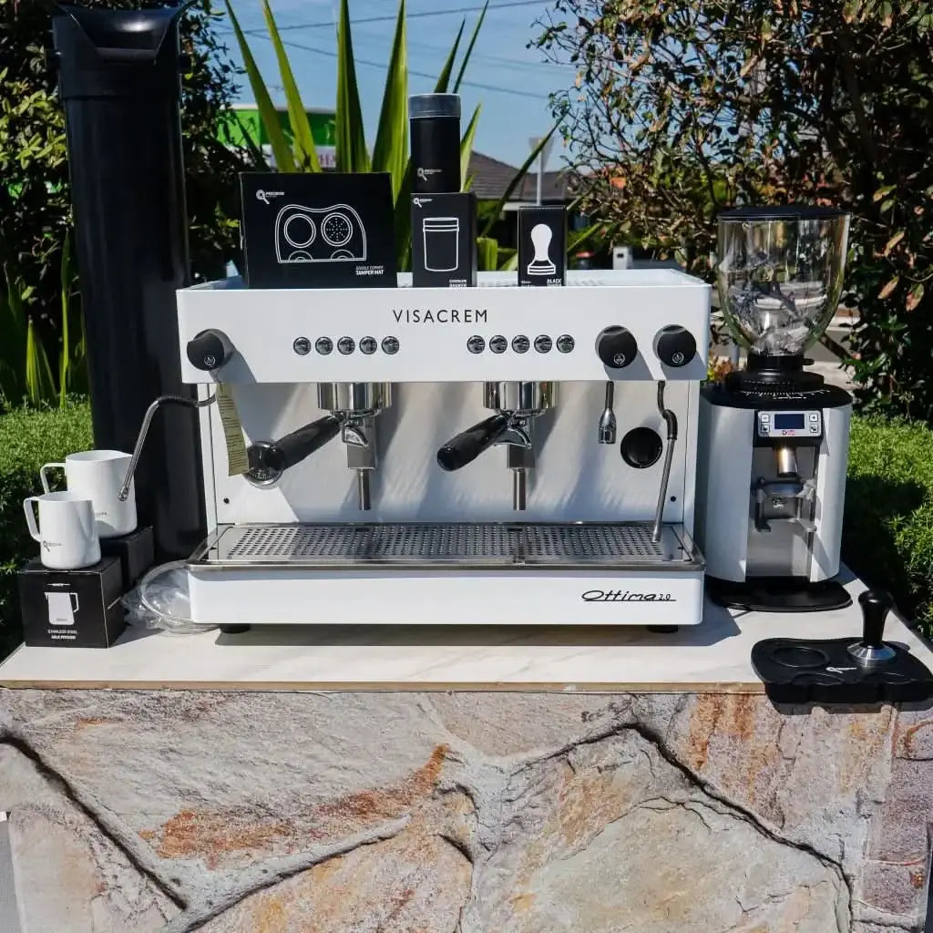 Futurmat Ottima 2.0 Coffee Machine with Dip DS-68 Grinder Package