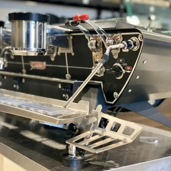Immaculate Pre Owned 3 Group KVDW Triplett Commercial Coffee