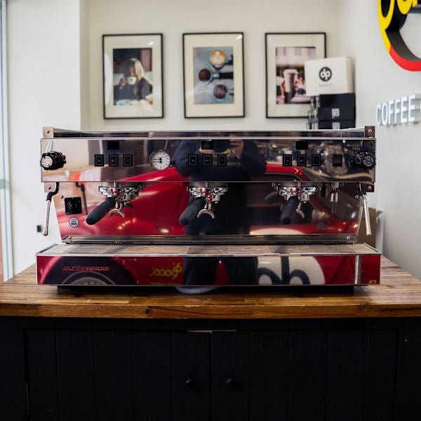 Pre - Loved 2024 La Marzocco Linea S AV – 3 Group Gloss White - Australia - Di Pacci