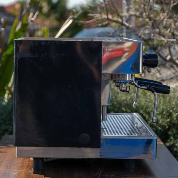 Pre Loved FUTUREMATT Ottima 2 Group 15 Amp Tall Cup Coffee Machine - Australia - Di Pacci