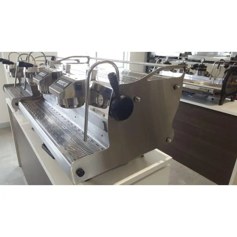Pre-Owned 3 Group Synesso Hydra Commercial Coffee Espresso