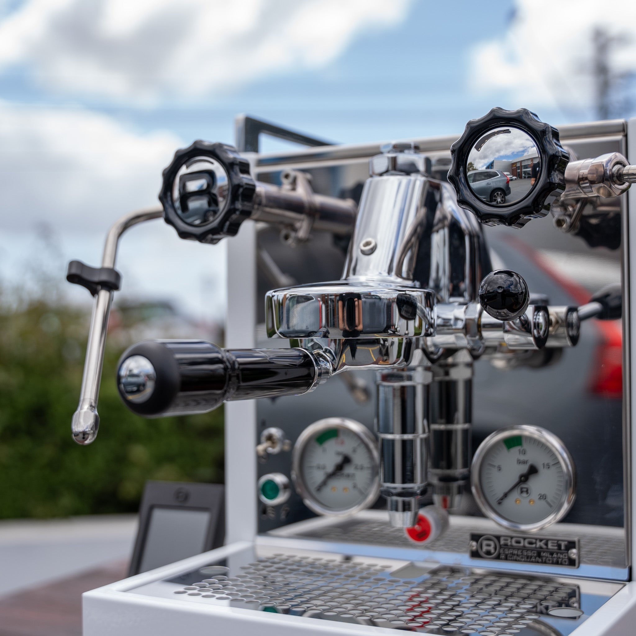 Rocket R Cinquantotto (R58) Coffee Machine + Niche Zero Grinder Package In White - Australia - Di Pacci