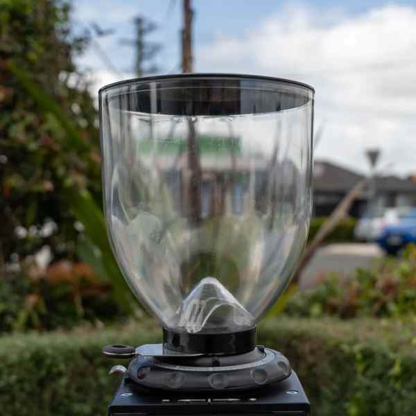 Stunning Ex Demo Dip DkS 65 In White Electric On Demand Grinder - Australia - Di Pacci