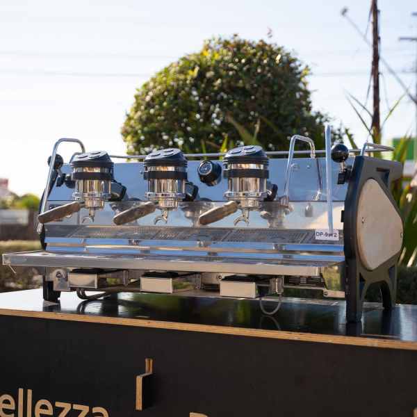 Stunning Pre Owned 3 Group La Marzocco STRADA AV ABR COFFEE MACHINE - Australia - Di Pacci